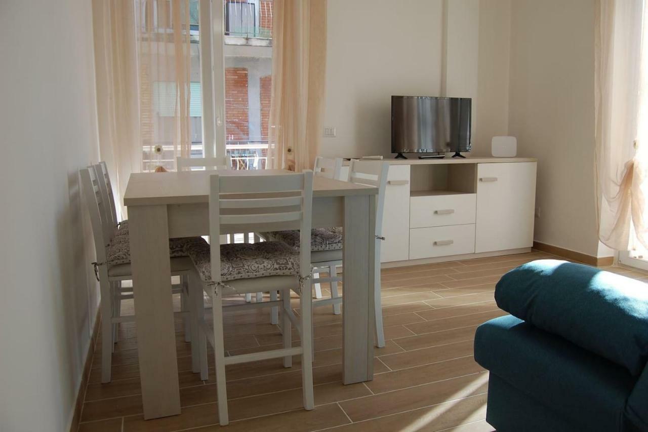 La Casa Di Nina Apartment มินตูร์โน ภายนอก รูปภาพ